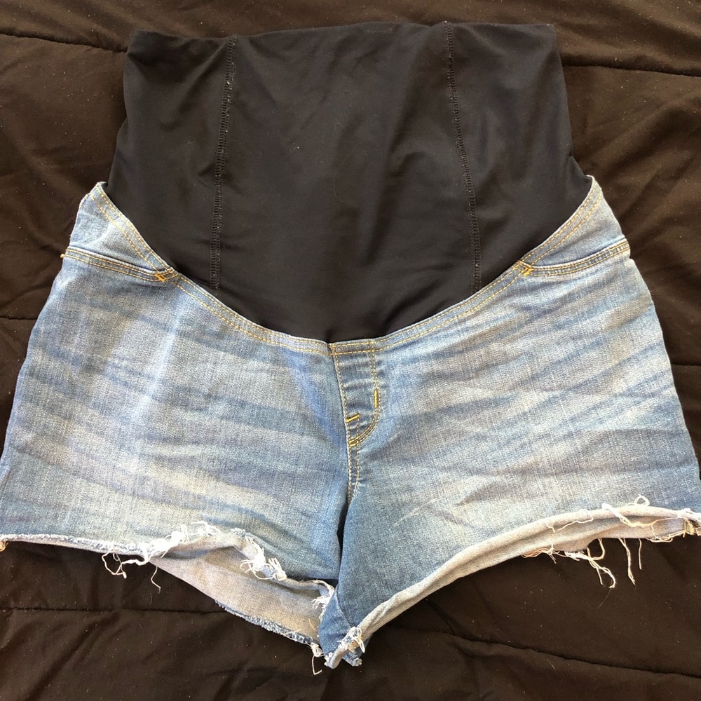 Maternity shorts